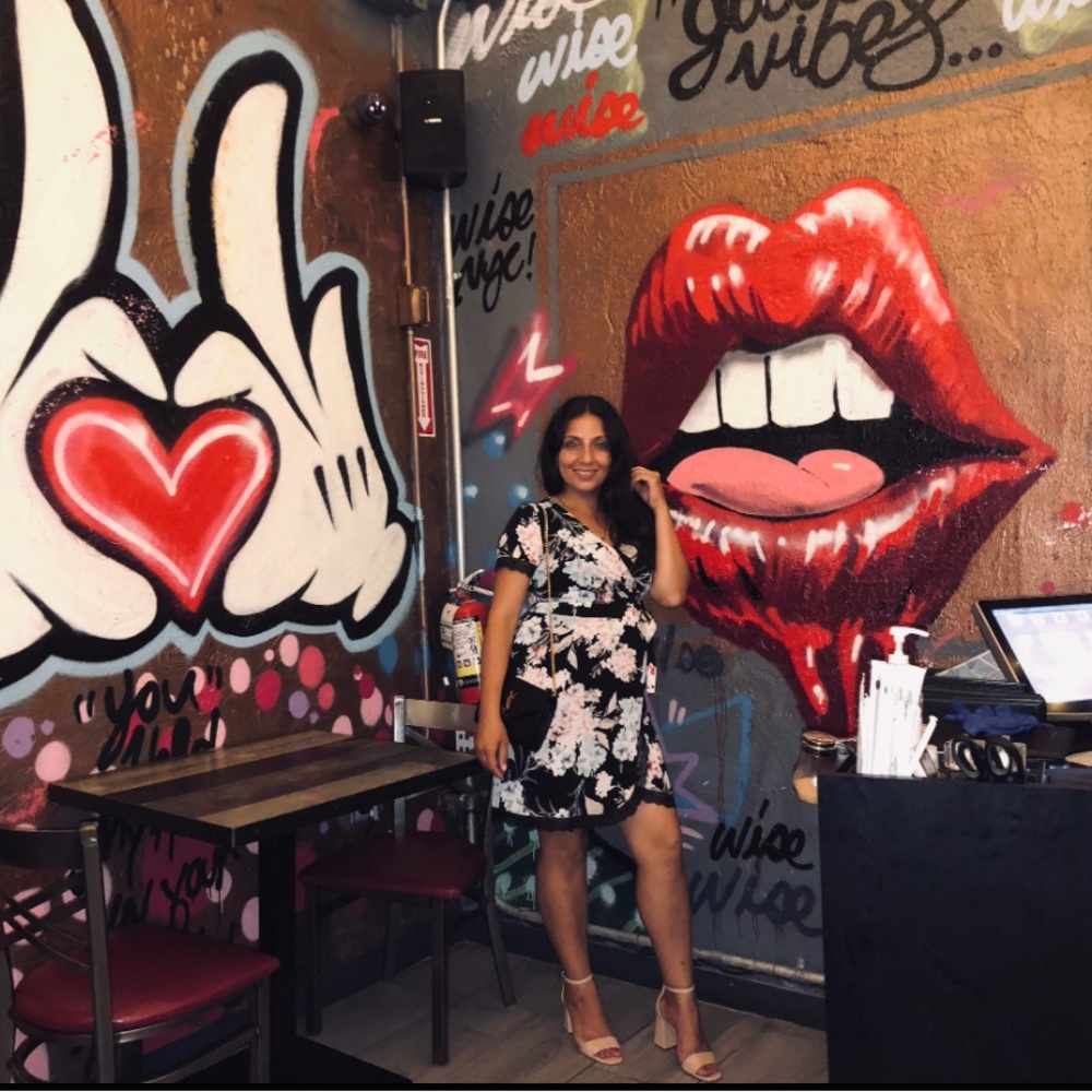 LIKE to get notified when I go LIVE!!! 🛍️
